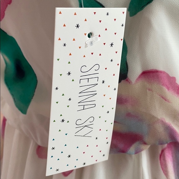 Formal dress - Picture 4 of 5